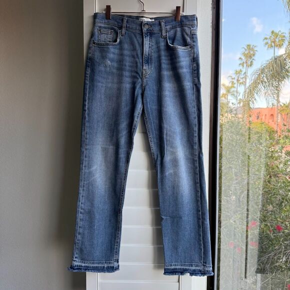 Zara Straight Leg Mid Rise Jeans in Distressed Blue with Unfinished Hem size 8 - Picture 1 of 8